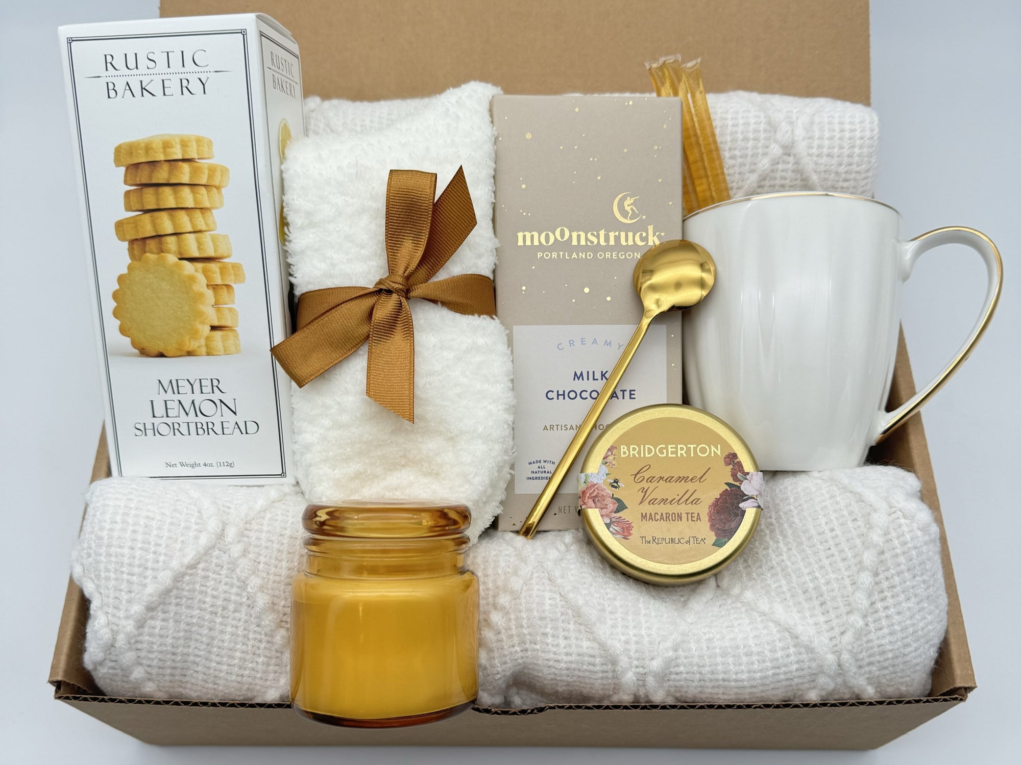 Royal Gilt Gift | Elegant Gift Box With Blanket