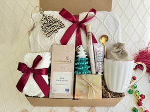 Discover the Honor Christmas Gift Box by Arinna Gifts. A carefully curated set of cozy essentials, festive treats, and luxury pampering items for an unforgettable holiday season.